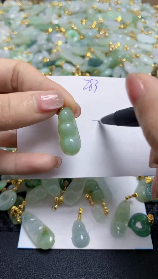 【闪购商品】翡翠挂件合金V天然缅甸翡翠A货