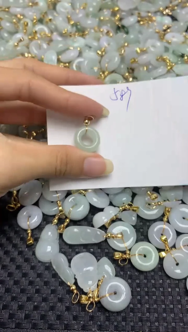 【闪购商品】翡翠颈饰合金天然缅甸翡翠A货