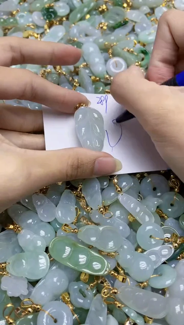 【闪购商品】翡翠挂件合金天然缅甸翡翠A货