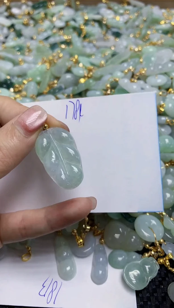 【闪购商品】翡翠挂件合金天然缅甸翡翠A货