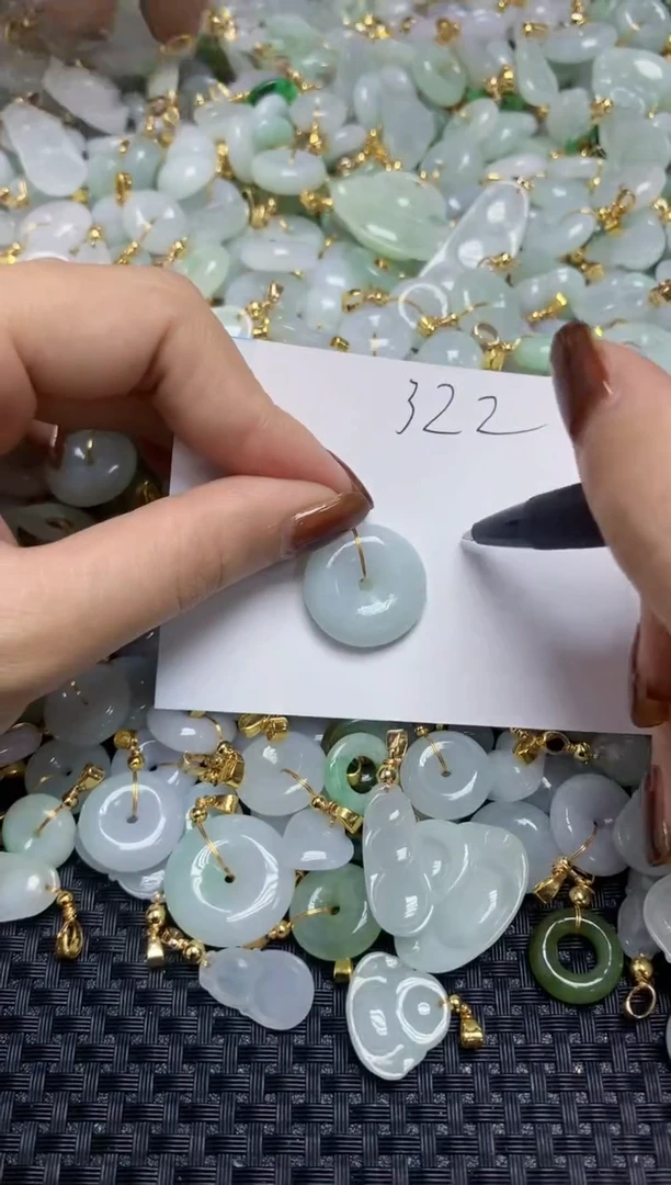 【闪购商品】翡翠颈饰合金天然缅甸翡翠A货