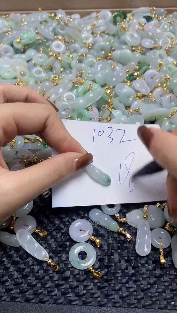 【闪购商品】翡翠颈饰合金天然缅甸翡翠A货