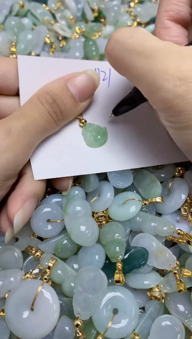 【闪购商品】翡翠挂件合金天然缅甸翡翠A货