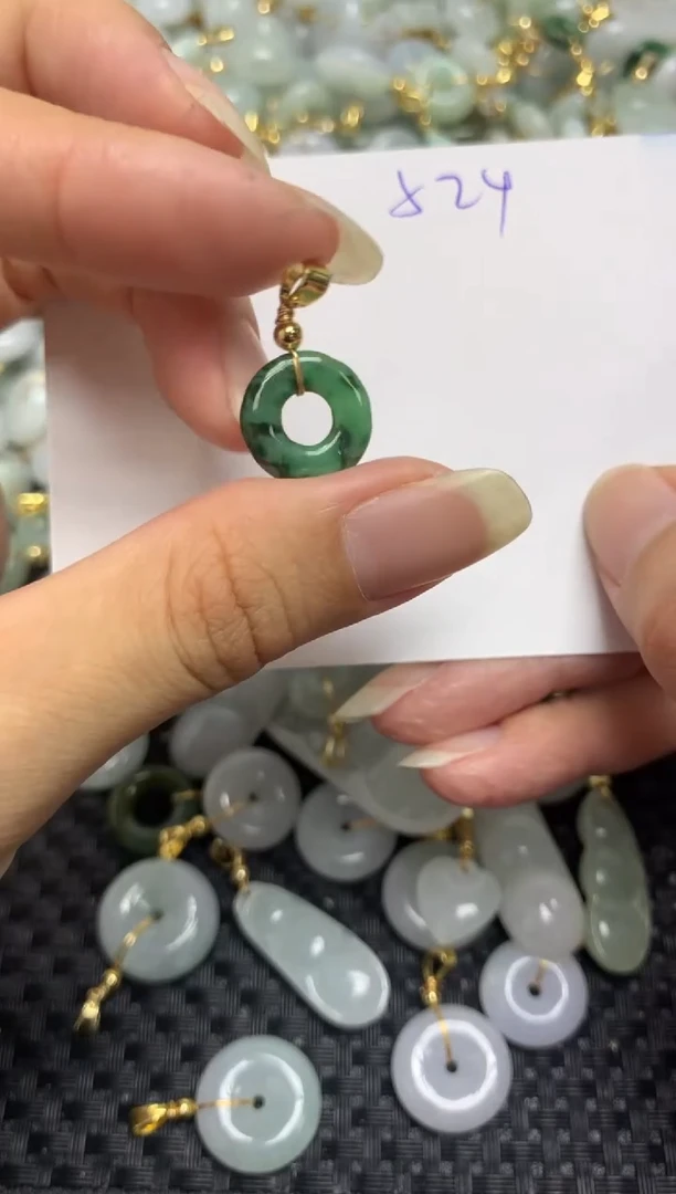 【闪购商品】翡翠颈饰合金天然缅甸翡翠A货