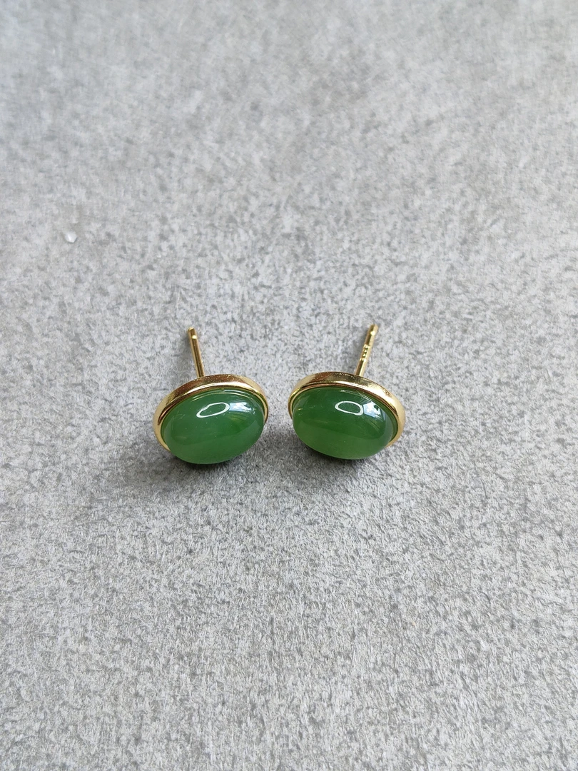 S925银镶嵌天然和田玉碧玉蛋面耳钉