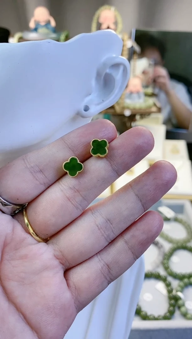 【闪购商品】和田玉/未镶嵌碧玉四叶草耳钉/多样性发一