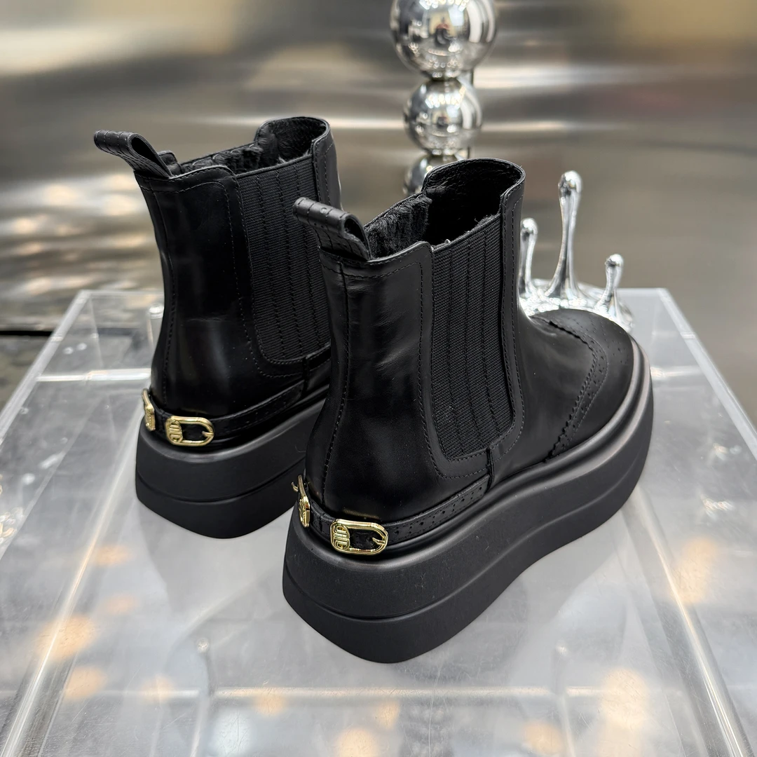 【现货】切尔西短靴女2024秋冬新款时尚百搭布洛克雕花烟筒靴153-1