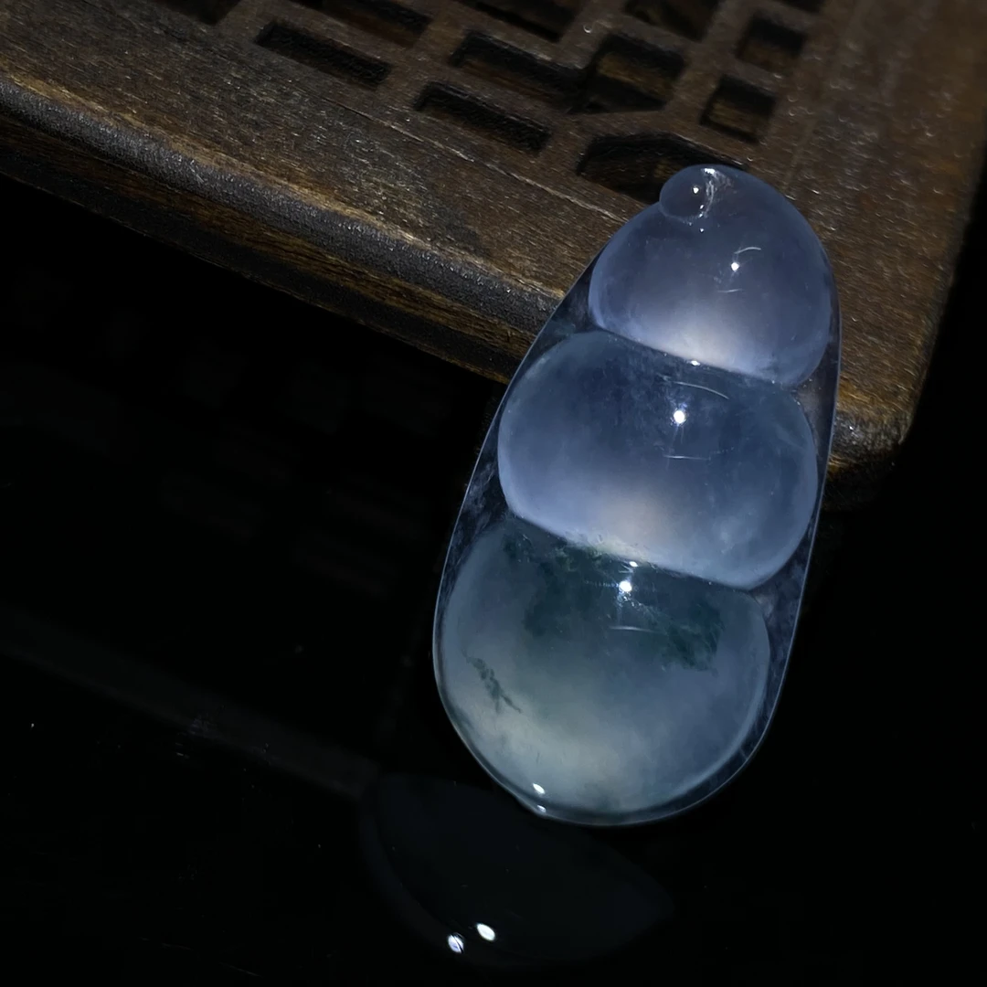缅甸天然翡翠A货飘花福豆手吊坠冰透通透挂坠