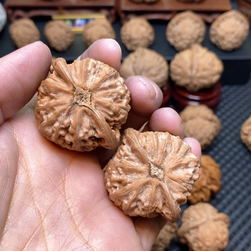 【闪购商品】文玩核桃吊坠江**雨