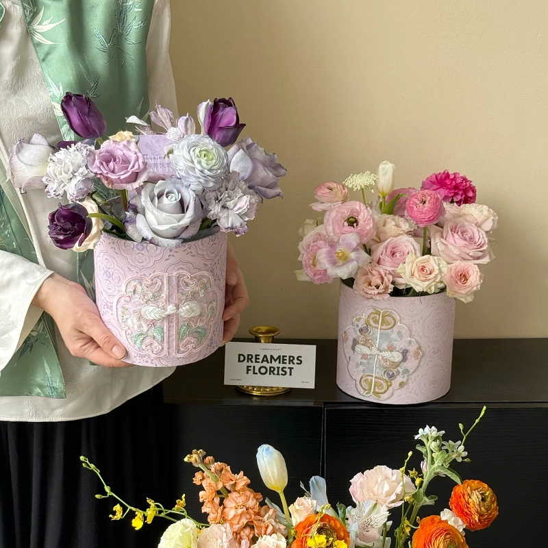 新中式国风云肩套二抱抱桶刺绣鲜花插花桶礼盒花店专用