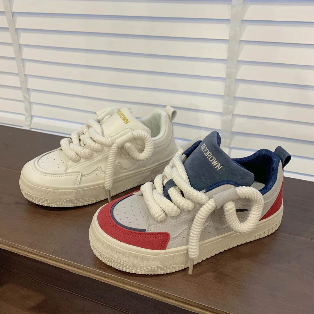 原创小众2023新款运动休闲复古小白鞋女面包鞋设计感厚底学生板鞋