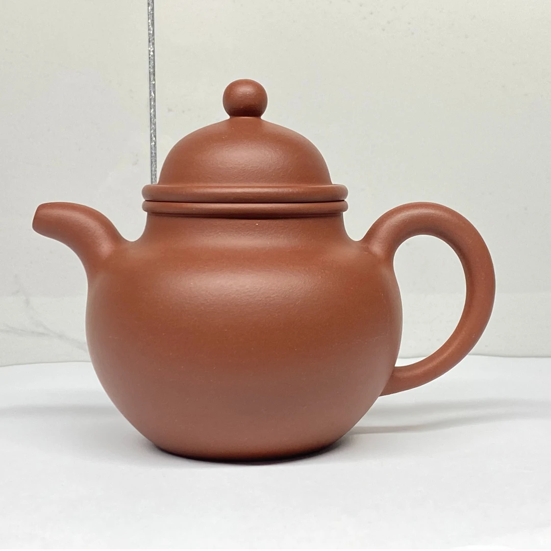 寿珍掇球壶，传统经典器型，泥料：原矿清水泥 容量:450ml左右