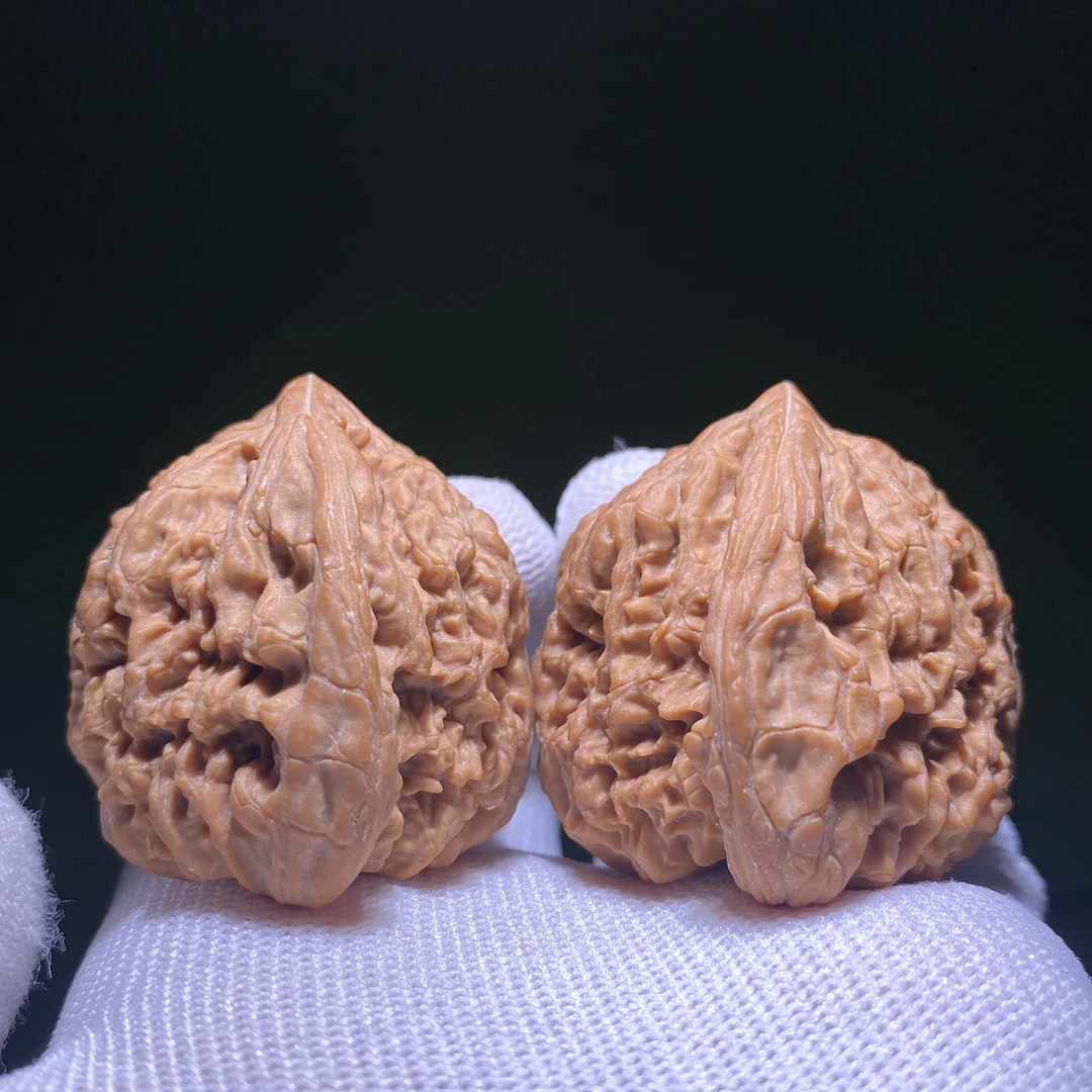 南疆石对歪异型 41尺寸全品 文玩核桃
