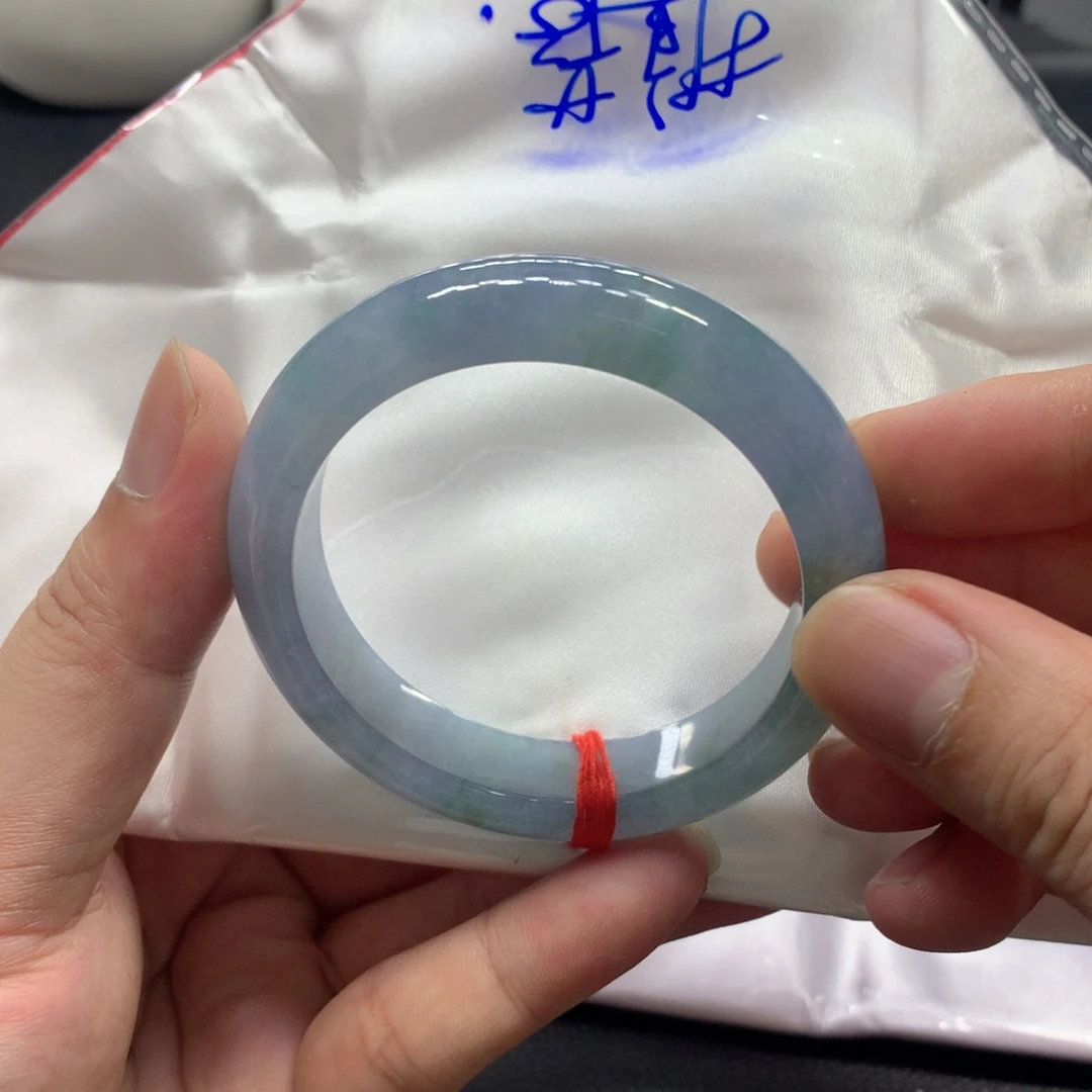 翡翠手镯未镶嵌翡翠手镯