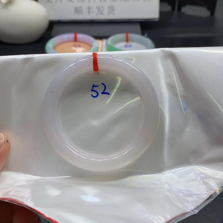 翡翠手镯未镶嵌翡翠手镯