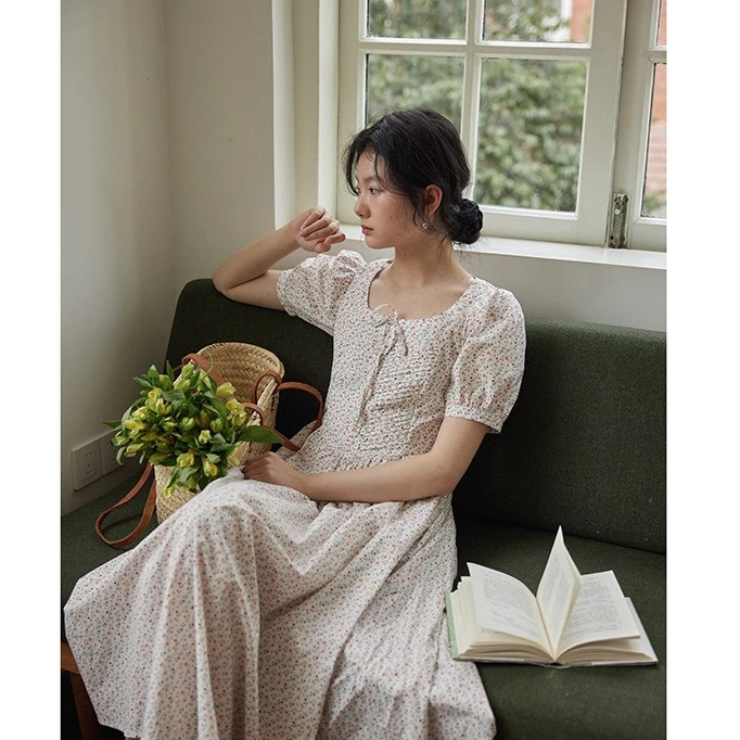 Nice people2024SS  法式温柔风设计感泡泡袖连衣裙