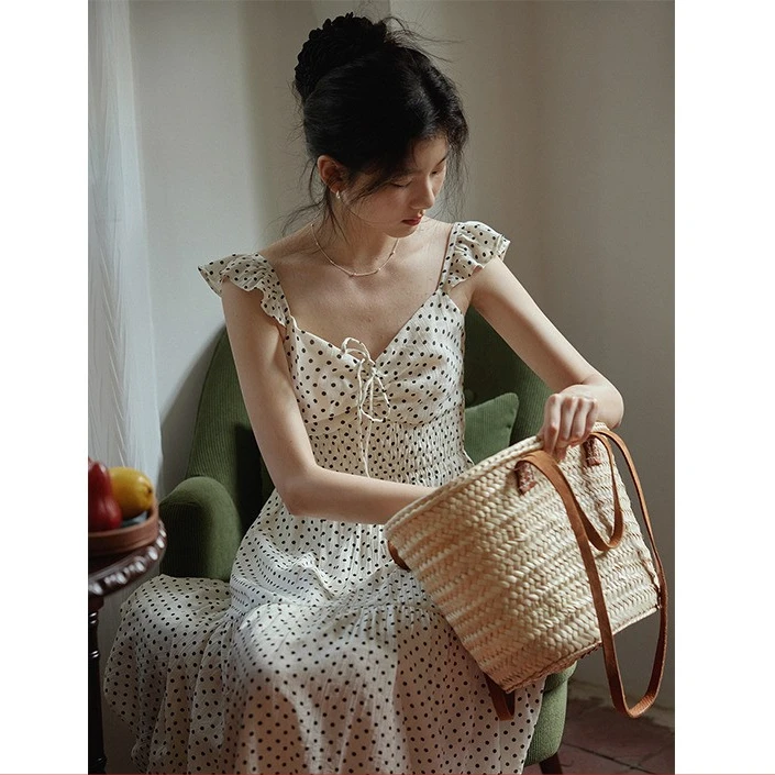 Nice people2024SS 夏季度假 抽褶系带收腰小飞袖波点印花连衣裙