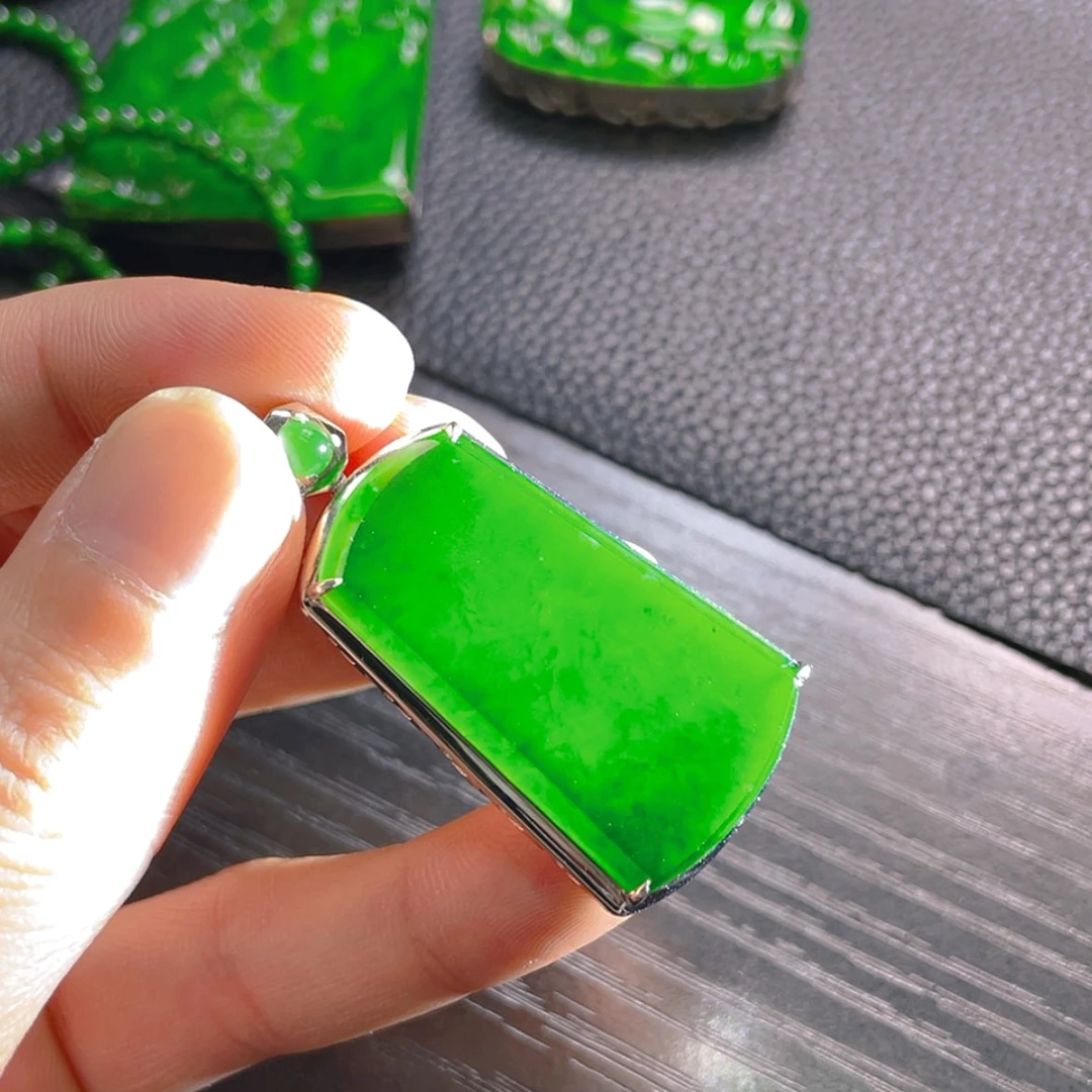 【闪购商品】翡翠颈饰银S925镶嵌18