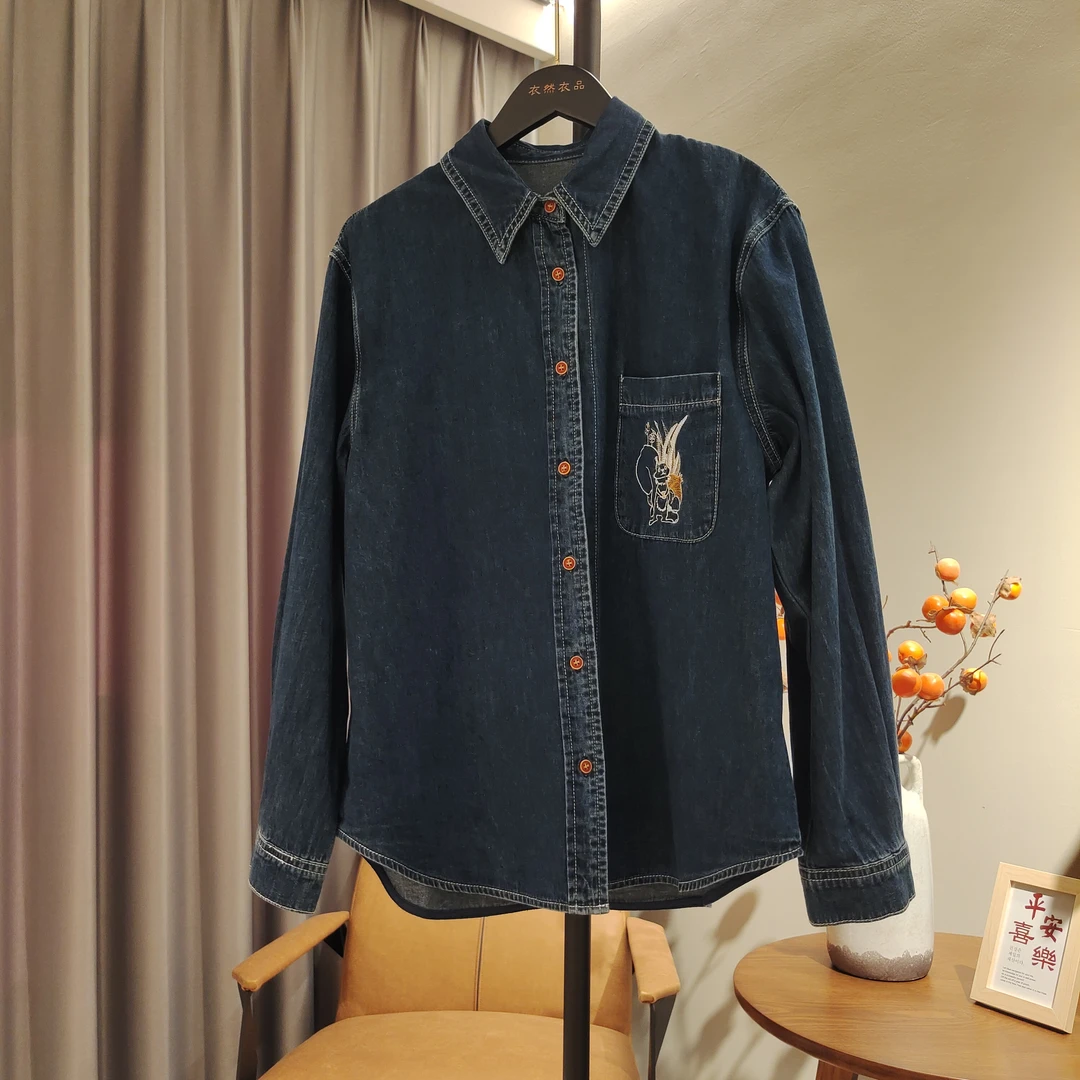 C047经典石磨水洗刺绣牛仔衬衣
