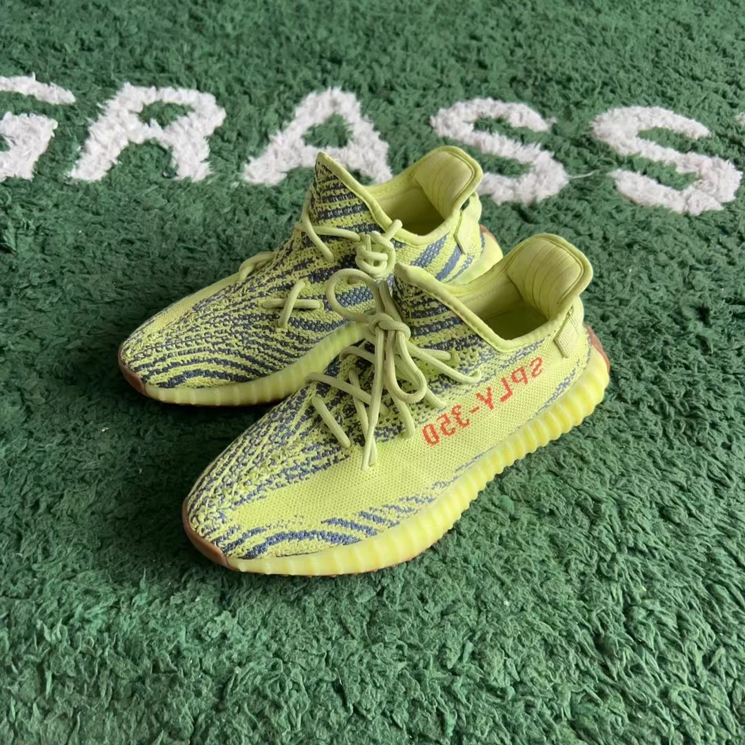 42.5码/Yeezy350黄斑马球鞋/95新穿三次无原盒/公价2899