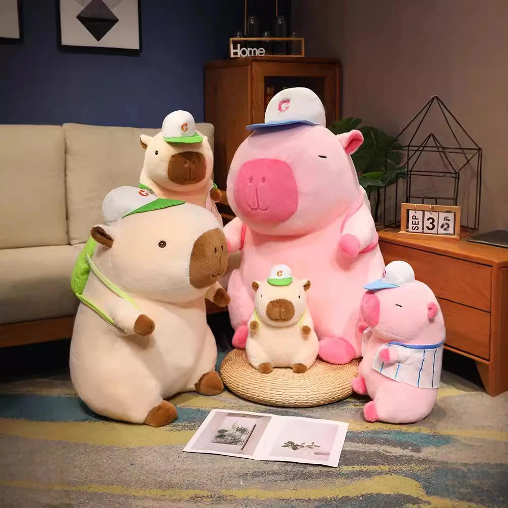 运动水豚毛绒玩具卡皮巴拉布娃娃玩偶棒球帽穿衣毛绒玩具可爱礼物