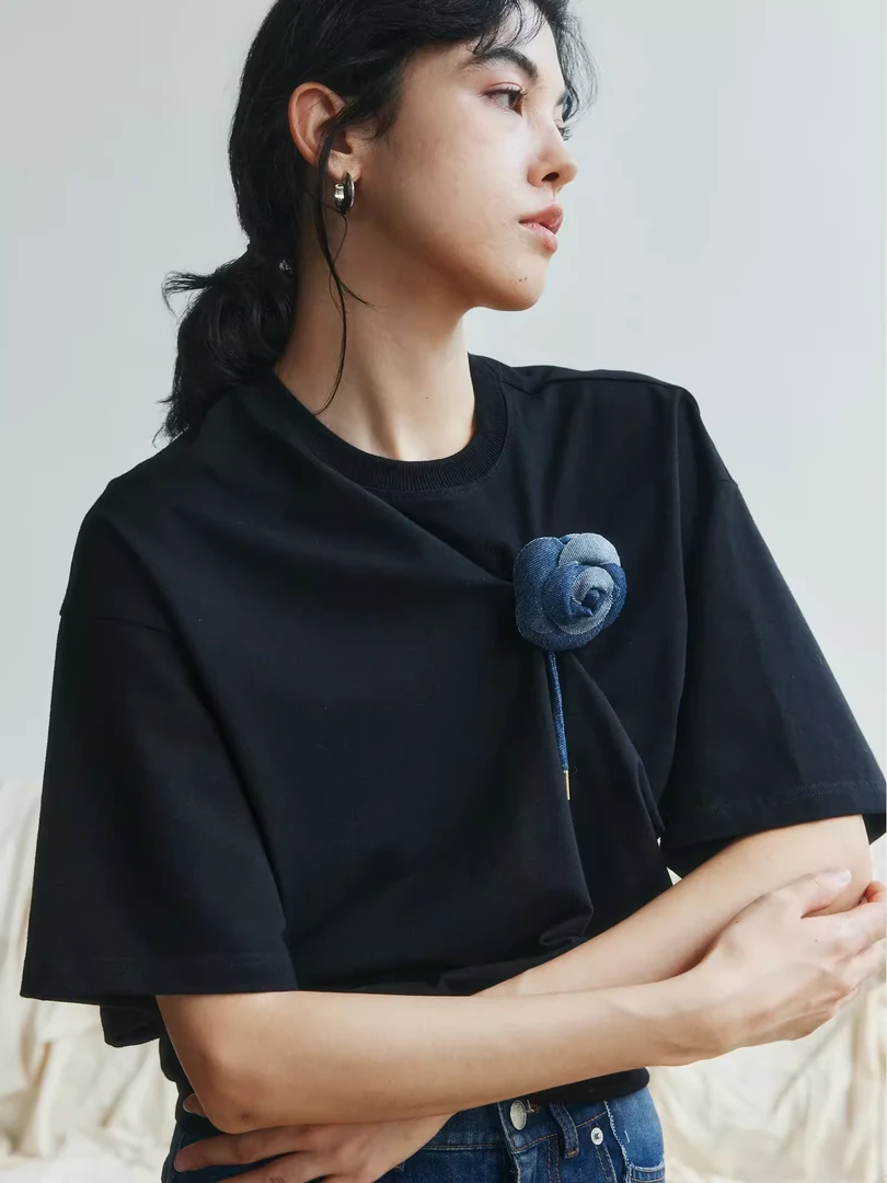 Z老板 秋装女款2024年新款花朵装饰短袖上衣T恤女