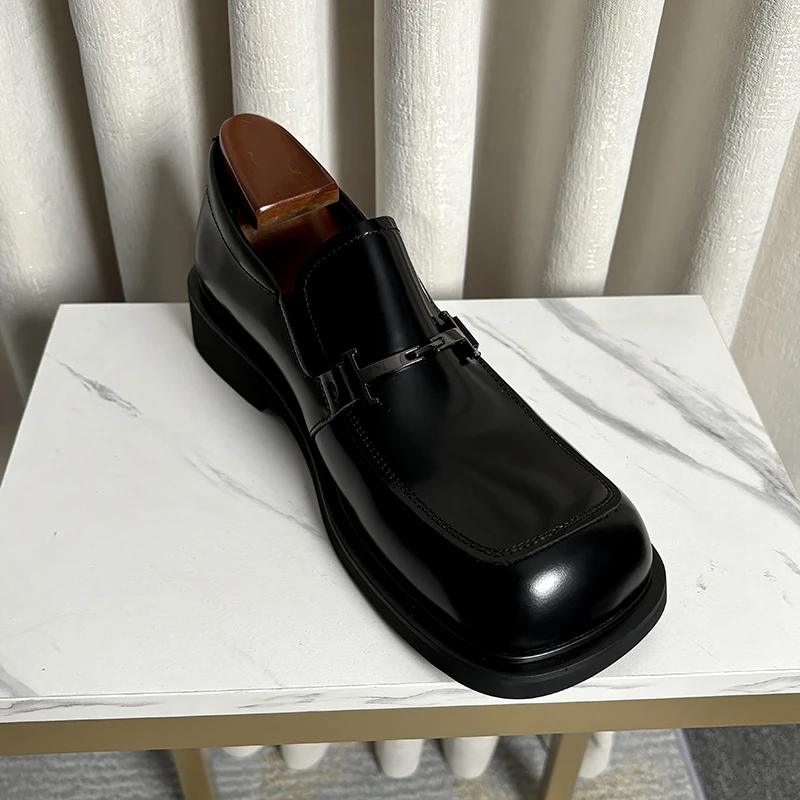新款英伦商务休闲男皮鞋方头一脚蹬潮流亮面厚底百搭马衔扣乐福鞋