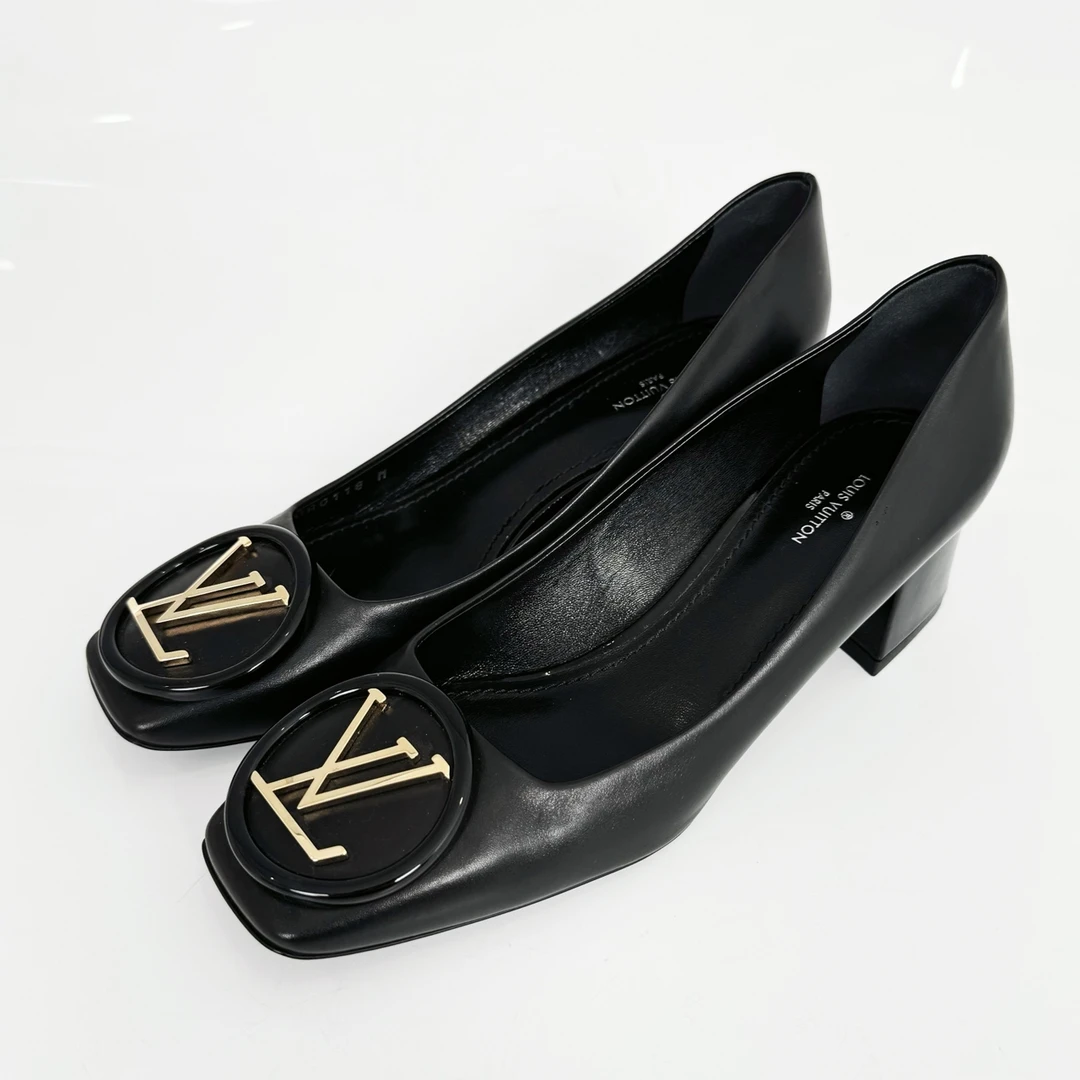95新 LV 37码/LV/路易威登 金属logo高跟鞋/98新/jm09296