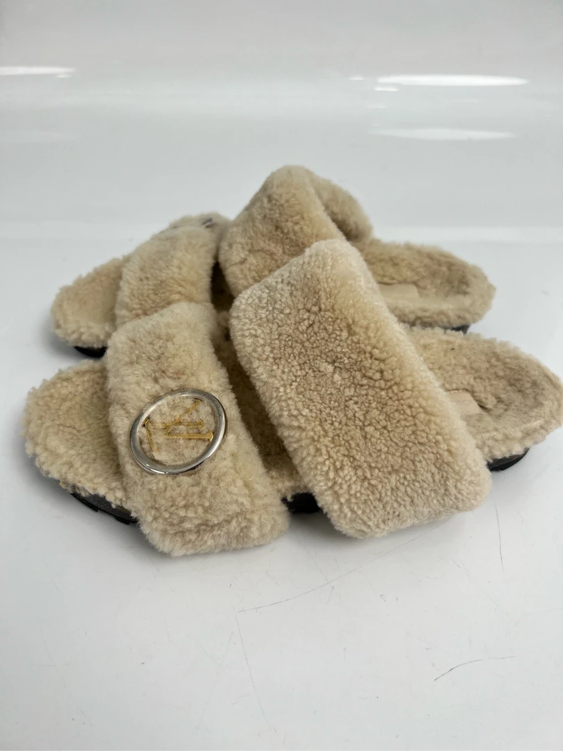 37码/LV/路易威登 毛毛拖鞋/98新/jm09477