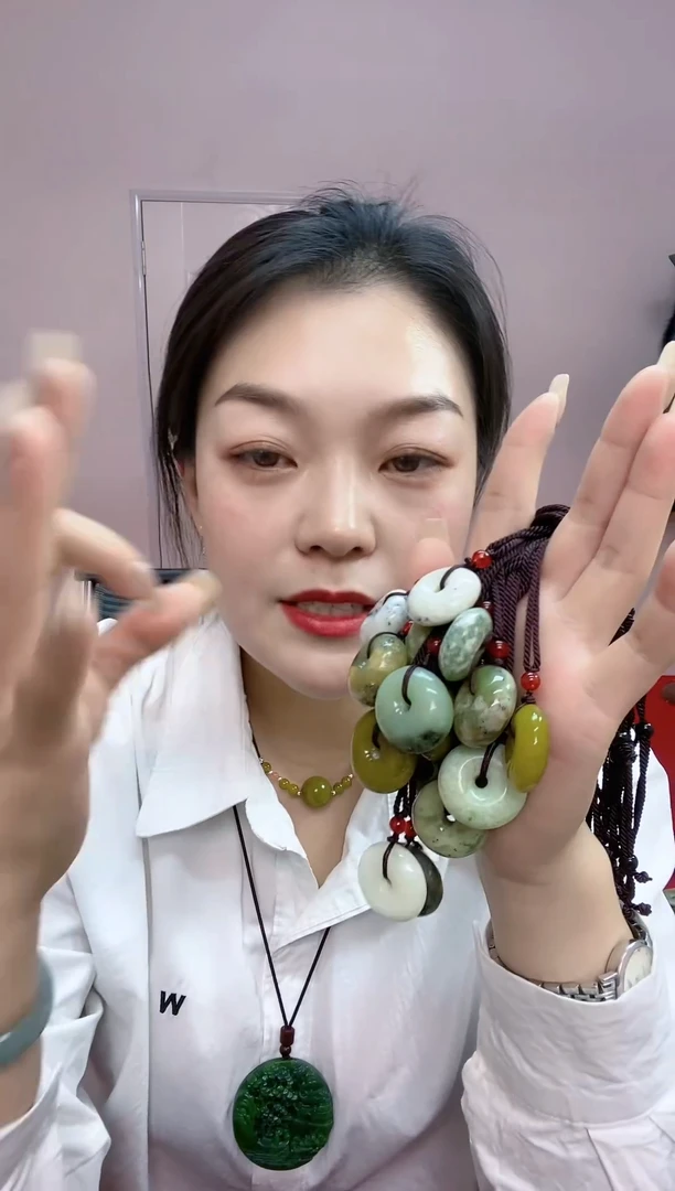 【闪购商品】蛇纹石玉颈饰未镶嵌多样性发货其中发一福利款