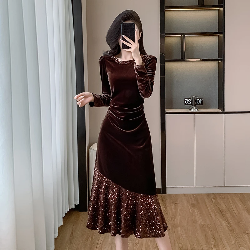 秋冬新款鱼摆拼接珍珠片款重工百搭显瘦连衣裙