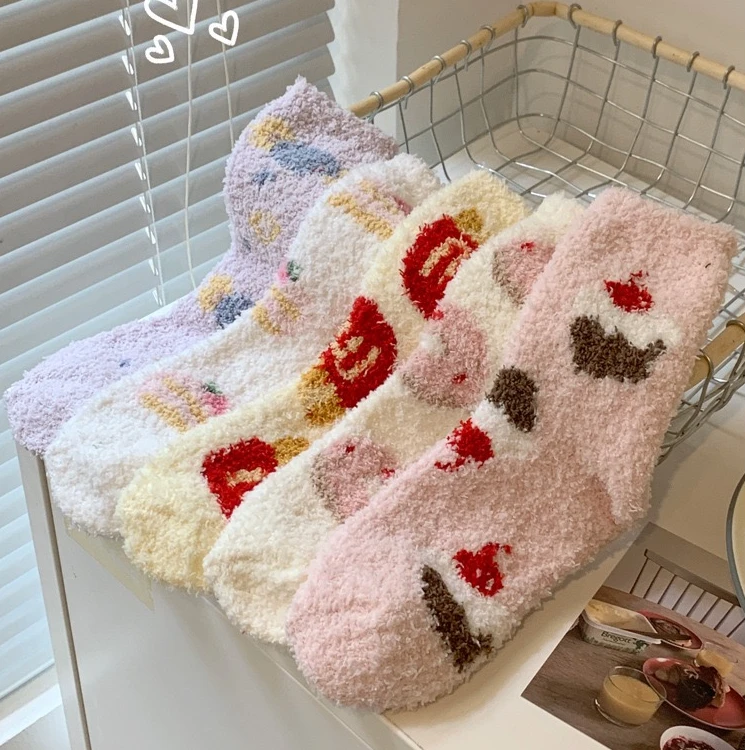 【清仓】可爱珊瑚绒袜子女秋冬毛绒棉袜加厚家居睡眠保暖毛毛地板袜