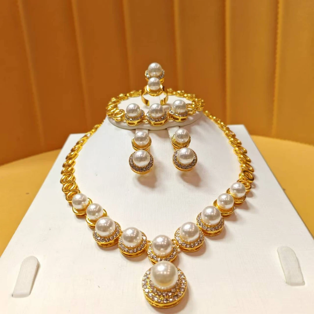 铜合金合成锆石项链  诗美恋手工气质白色轻奢时尚百搭复古金色