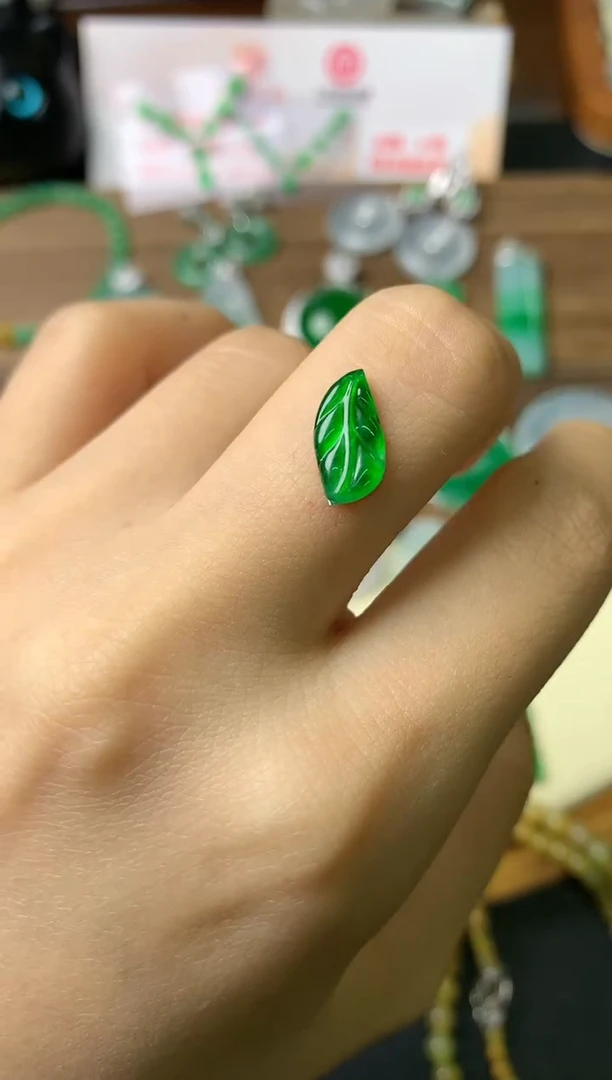 【闪购商品】定制翡翠未镶嵌裸石（镶嵌定制）