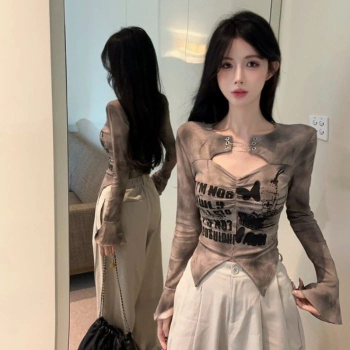 美式复古字母印花长袖T恤打底衫女秋冬季开叉设计感收腰短款上衣