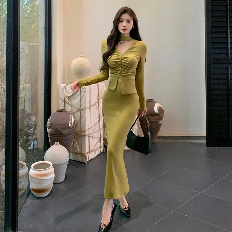 法式套装裙女秋季V领纯欲气质修身显瘦上衣高腰包臀半身裙两件套