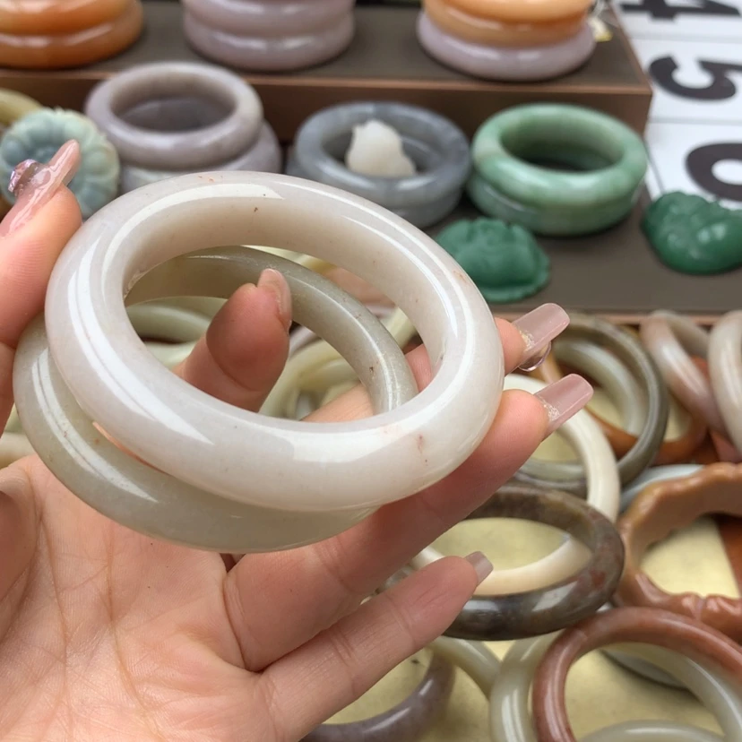 【闪购商品】石英质玉手镯合金西**缘
