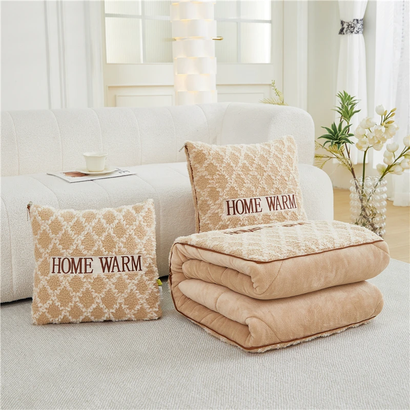 冬季牛奶绒多功能车载二合一两用抱枕被沙发靠垫加厚宿舍抱枕被子