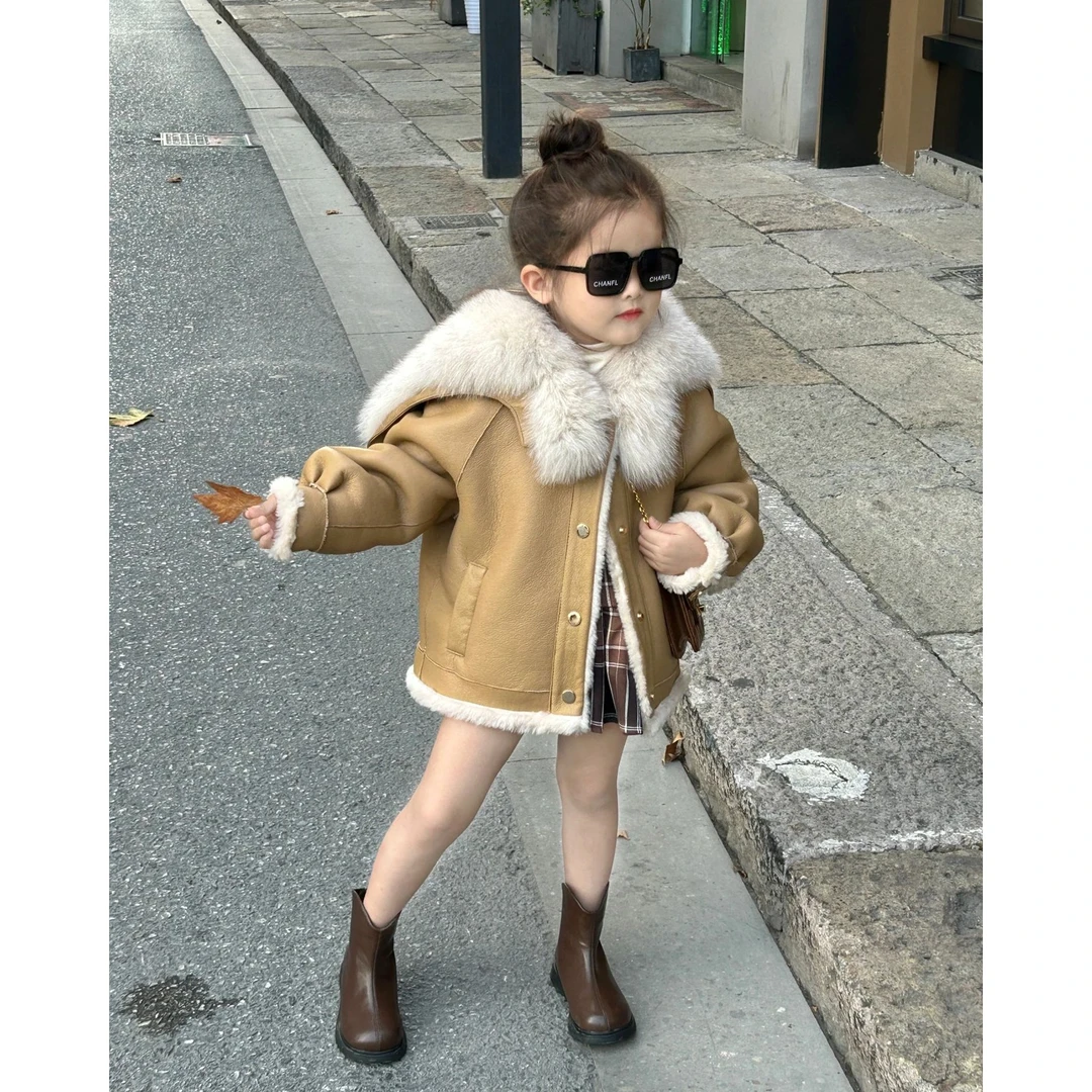 壹妈童装萌娃穿搭女童秋冬儿童皮毛一体洋气时髦保暖毛领短款外套