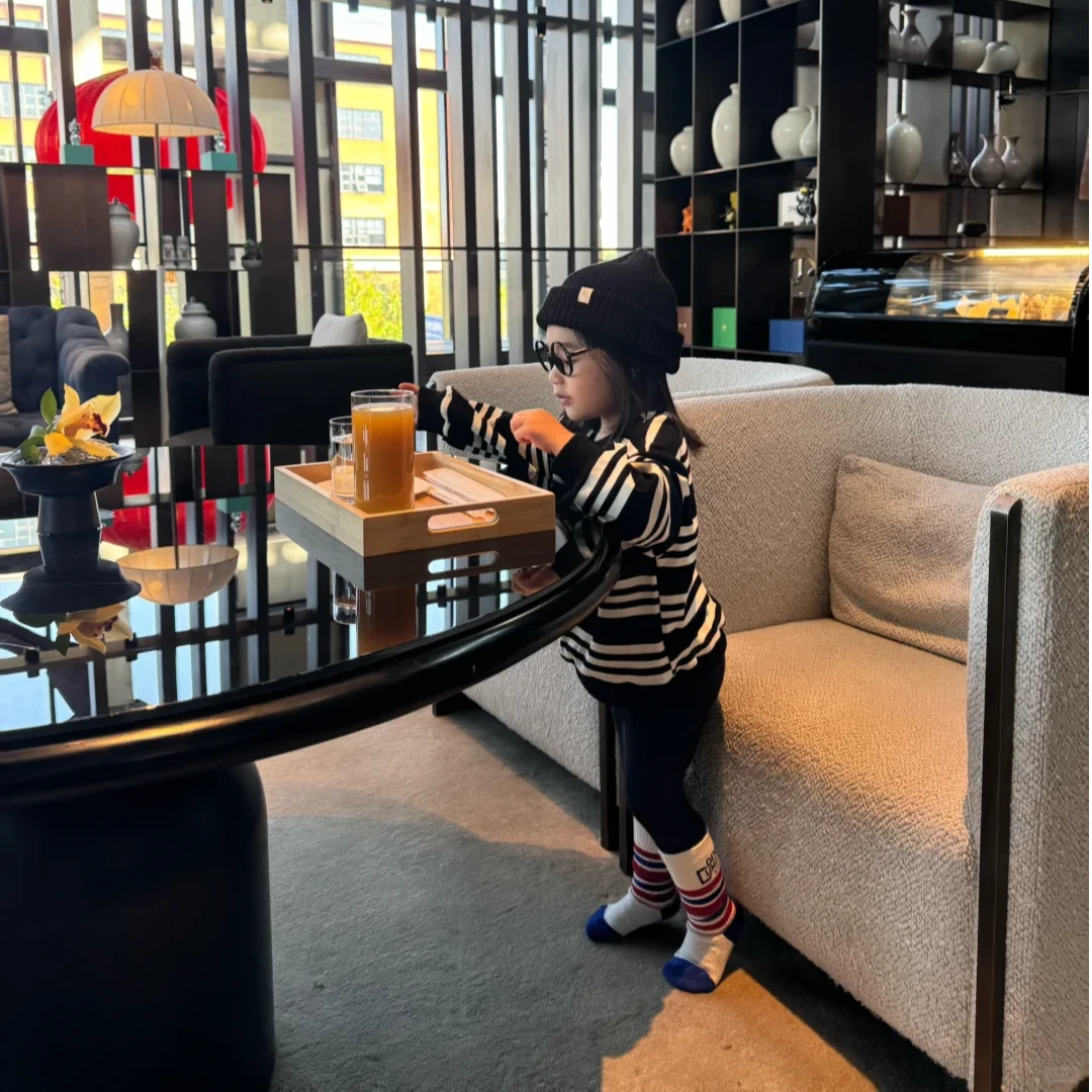 现货壹妈童装萌娃穿搭韩版女童套装秋冬洋气条纹卫衣黑色打底裤