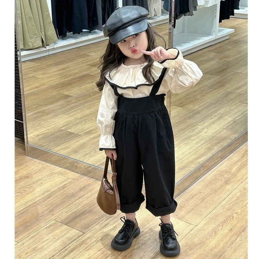 壹妈女童韩版洋气黑色背带裤套装2023秋冬翻领杏色上衣裤子两件套
