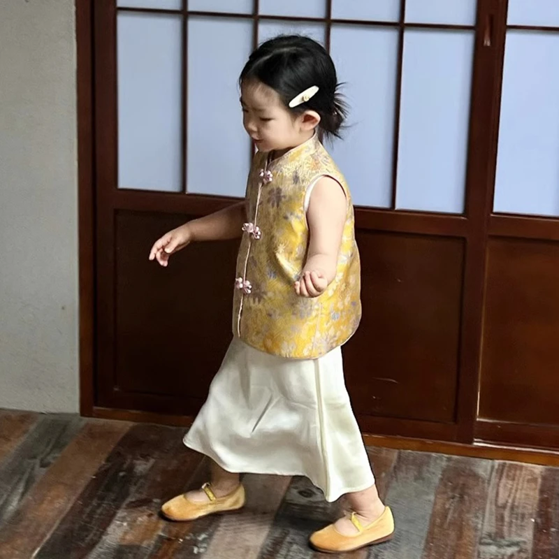壹妈现货女童中国风汉服套装秋季款儿童洋气提花马甲上衣半身裙