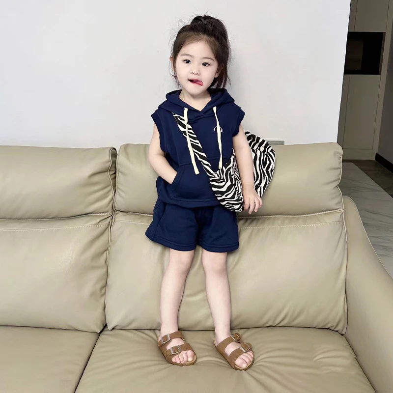 萌娃夏季穿搭韩版童装女童休闲运动套装连帽上衣儿童洋气短裤两件