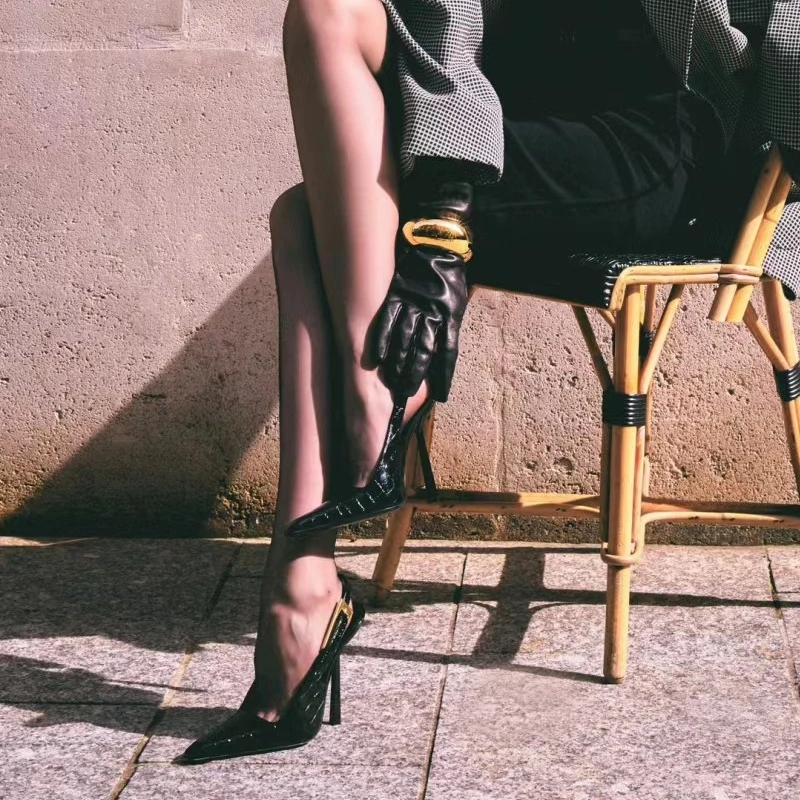 走秀款黑色尖头高跟鞋细跟网红气质时尚漆皮性感包头凉鞋女夏季