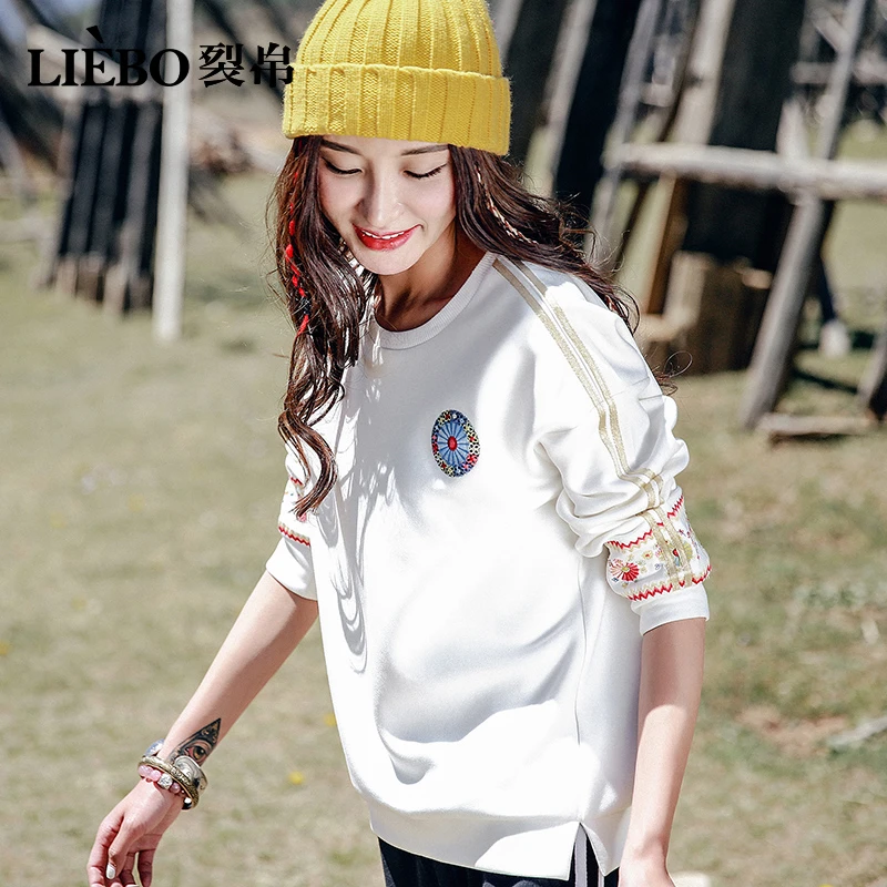 裂帛复古套头设计感徽章刺绣宽松休闲小个子软糯云朵卫衣51AN0024