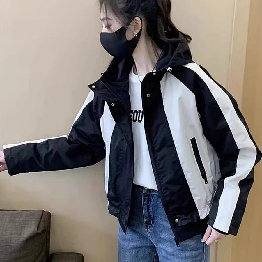 冲锋衣外套女2024春季新款时尚宽松休闲小个子百搭短款夹克上衣