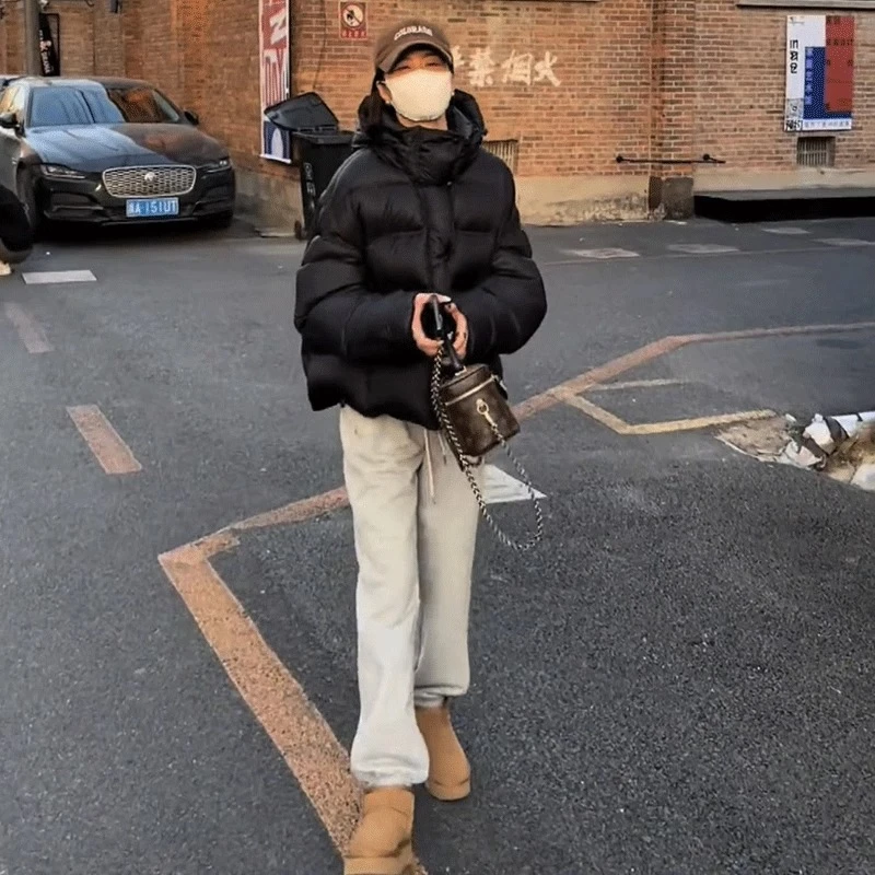 黑色连帽泡芙龟背短款连帽羽绒服女冬季新款宽松显瘦面包服外套潮