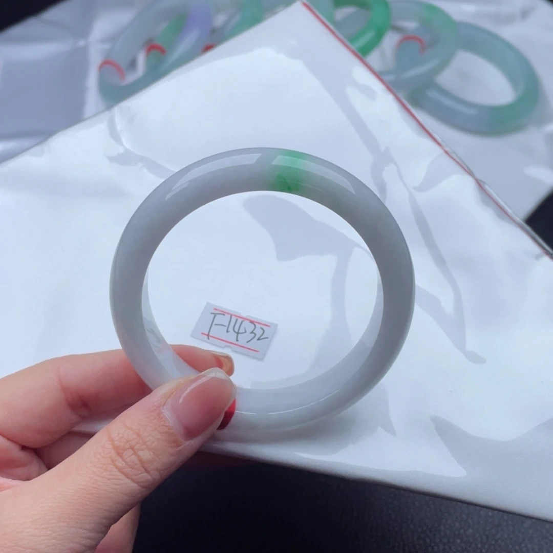 【闪购商品】翡翠手镯未镶嵌静**院