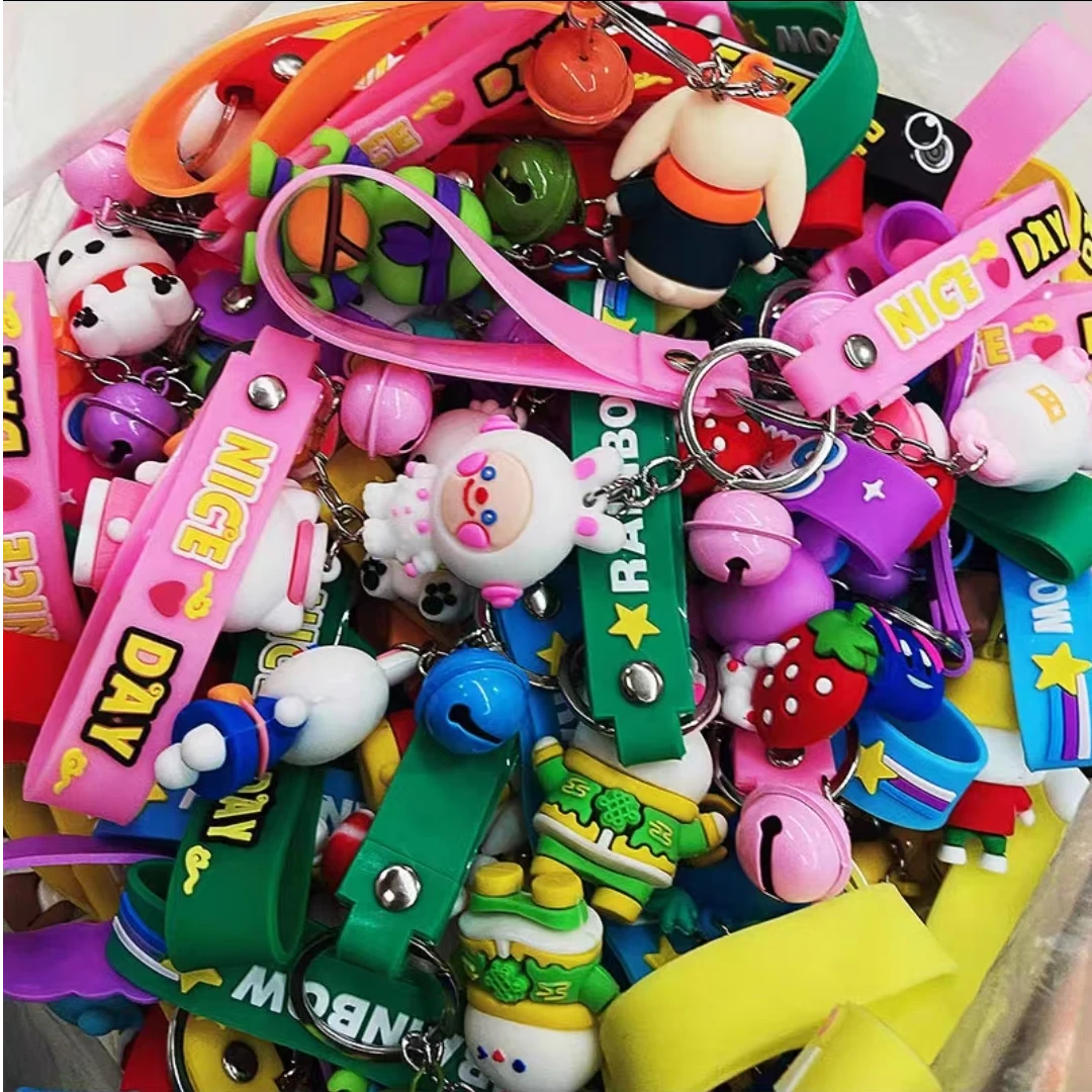 卡通挂件情侣创意ins钥匙扣汽车用钥匙挂件网红精致书包挂饰品