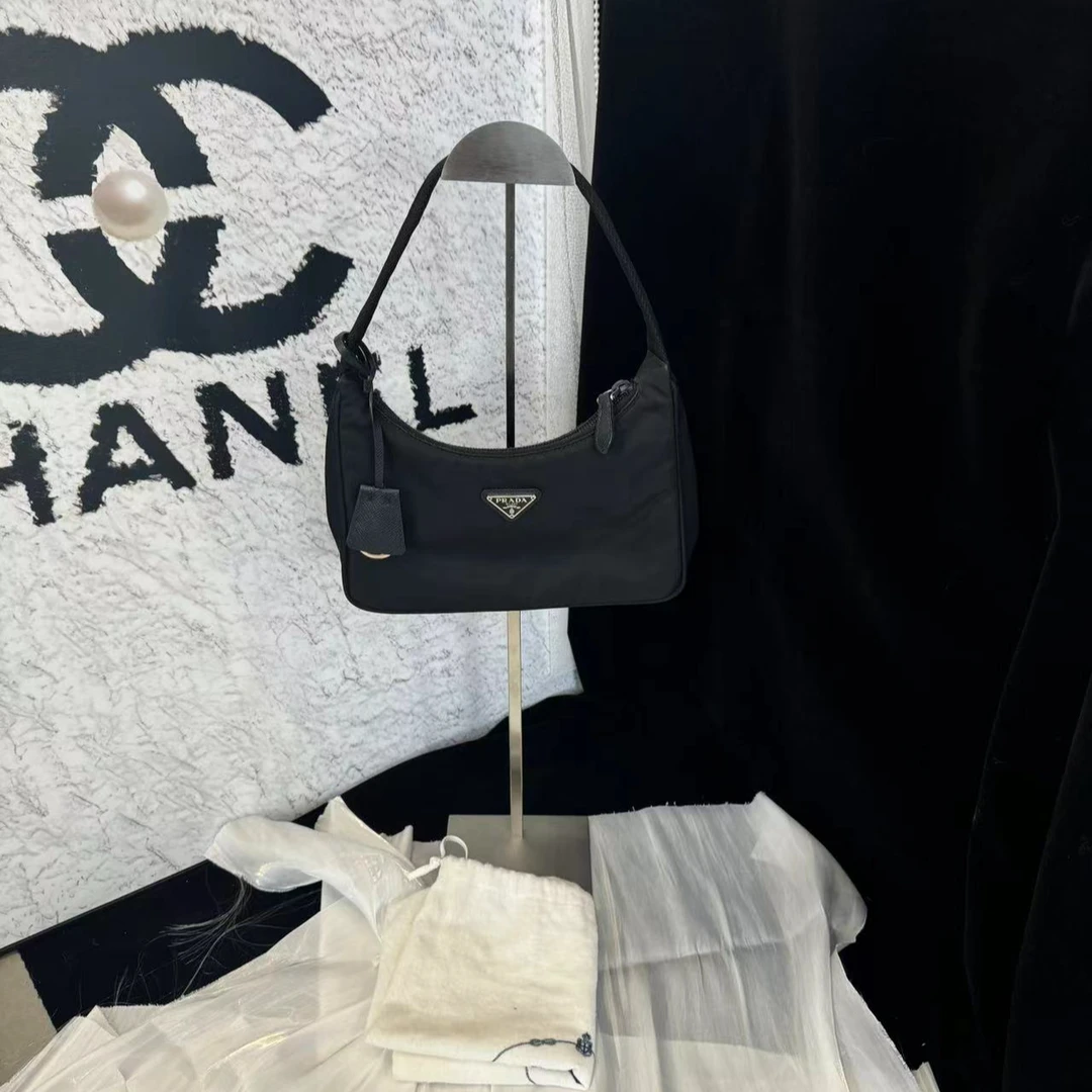 95新 Prada/普拉达 坤球奢选  普拉达hobo2000手提包